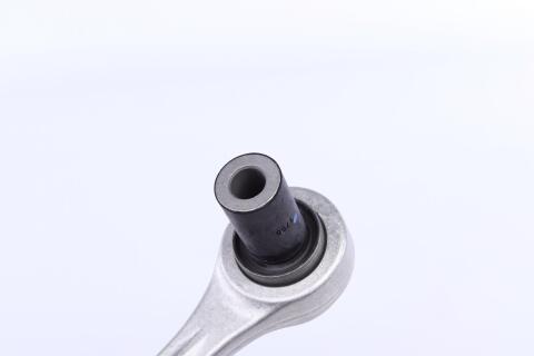 Важіль підвіски (задній) Audi A8 94-02