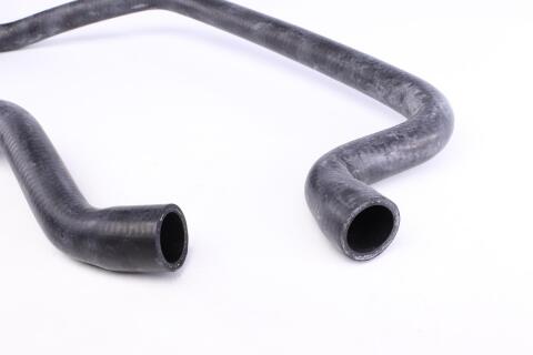 Патрубок радіатора (нижній) BMW 3 (E36) 2.0/2.5 90-99