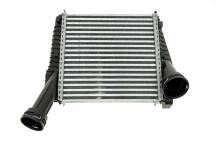 Радіатор інтеркулера Audi Q7/VW Touareg 3.0/4.1 03- (R) Радіатор інтеркулера Audi Q7/VW Touareg 3.0/4.1 03- (R)