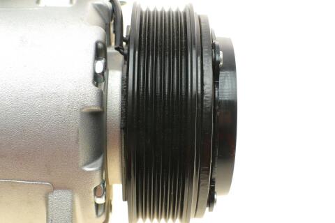 Компресор кондиціонера BMW 3 (F30/F80)/5 (F10//F11)/7 (F01/F02/F03) 2.0i/3.0D 08-18