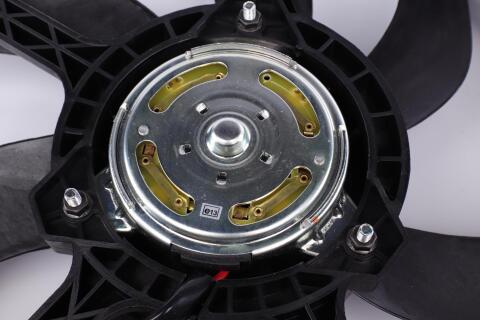 Вентилятор радиатора Opel Combo 01-(с диффузором) Вентилятор радиатора Opel Combo 01-(с диффузором)