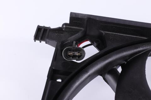 Вентилятор радиатора Opel Combo 01-(с диффузором) Вентилятор радиатора Opel Combo 01-(с диффузором)