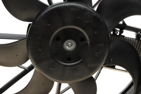 Вентилятор радіатора Ford Focus 1.4/1.6 04-12/Mazda 1.3/1.6 03-09 (з дифузором)
