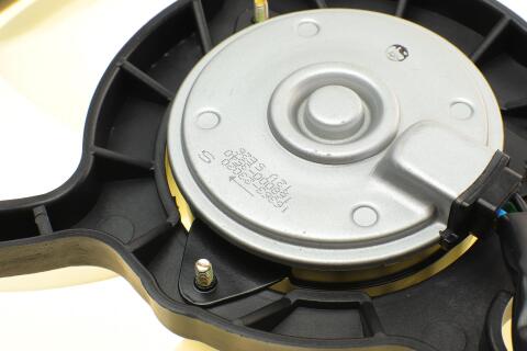 Вентилятор радіатора Suzuki Swift 1.3-1.6/1.3DDis 05- (з дифузором)