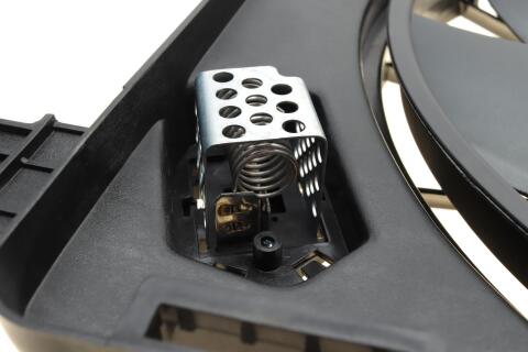 Вентилятор радіатора Renault Logan/Sandero 1.4/1.6 07- (з дифузором)