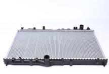 Радіатор охолодження Volvo V40 1.6/1.8/2.0 95-