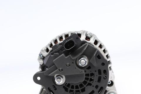 Генератор VW T5 2.5TDI 03-09 (12V/150A) Генератор VW T5 2.5TDI 03-09 (12V/150A)