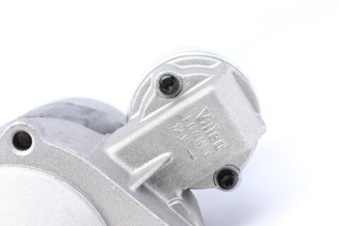 Стартер Renault Clio/Kangoo/Laguna/Megane 1.9D 96-/Dacia Logan/Sandero 1.2 06- (0.7kw) (z=9) Стартер Renault Clio/Kangoo/Laguna/Megane 1.9D 96-/Dacia Logan/Sandero 1.2 06- (0.7kw) (z=9)