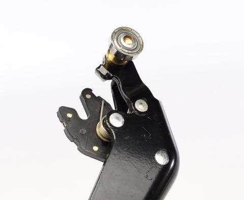 Ролик дверей (бічних/нижній) Ford Transit Custom 12- (R) (з кронштейном)