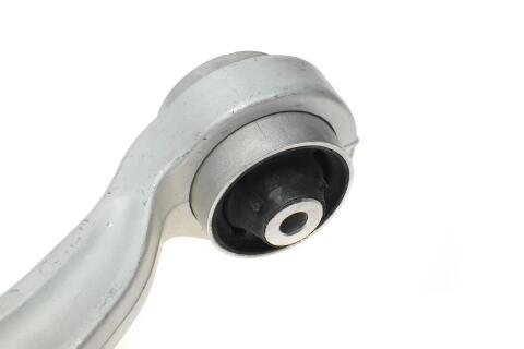 Рычаг подвески (передний/снизу/сзади) (R) Audi A4 94-09/A6 97-05/Seat Exeo 08-13/VW Passat 00-05