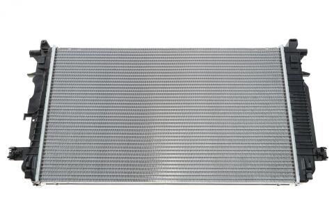 Радіатор охолодження MB Sprinter 06- (+/-AC, АКПП)