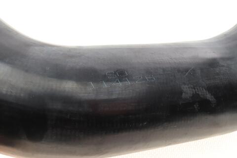 Патрубок інтеркулера (нижній) (L) VW Tiguan 2.0 TDI 07-18 Патрубок інтеркулера (нижній) (L) VW Tiguan 2.0 TDI 07-18