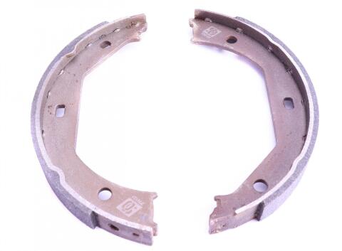 Колодки ручника BMW 3 (E46/E90-93)/5 (E39) 95-04 (185x20) Колодки ручника BMW 3 (E46/E90-93)/5 (E39) 95-04 (185x20)