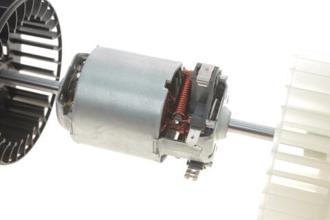 Моторчик пічки MB 609-711 (24V) (з крильчаткою) Моторчик пічки MB 609-711 (24V) (з крильчаткою)