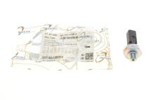 Датчик тиску оливи VW T5/Caddy 1.6/2.0 95-15 (1.2-1.6 bar) (чорний) Датчик тиску оливи VW T5/Caddy 1.6/2.0 95-15 (1.2-1.6 bar) (чорний)