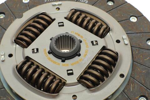 Комплект сцепления VW Golf IV 1.9 TDI 98-06 (d=240mm) Комплект сцепления VW Golf IV 1.9 TDI 98-06 (d=240mm)
