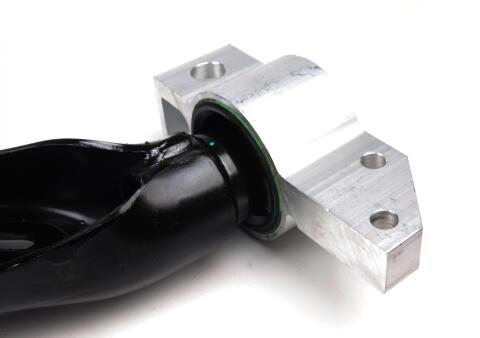 Рычаг подвески (передний/снизу) (L) Audi A3/Skoda Octavia/SuperB/Yeti/VW Caddy/Golf/Touran 03-15 Рычаг подвески (передний/снизу) (L) Audi A3/Skoda Octavia/SuperB/Yeti/VW Caddy/Golf/Touran 03-15