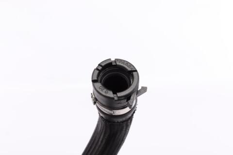 Патрубок радіатора Citroen Berlingo/ Peugeot Partner 1.6 HDI 08- Патрубок радіатора Citroen Berlingo/ Peugeot Partner 1.6 HDI 08-