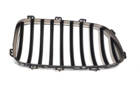Решетка радиатора BMW 5 (F10) 13-16 (L) (хром) Решетка радиатора BMW 5 (F10) 13-16 (L) (хром)