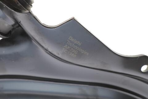 Важіль підвіски (передній/знизу) (R) Renault Megane II/Scenic II 02-/Captur I 13- (з кульовою) Важіль підвіски (передній/знизу) (R) Renault Megane II/Scenic II 02-/Captur I 13- (з кульовою)