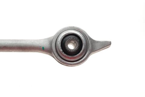 Рычаг подвески (передний/снизу) (R) BMW 5 (E39) 95-04 M47/M52/M54/M57