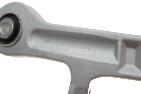 Рычаг подвески (передний/снизу/спереди) Audi A4 00-08 Рычаг подвески (передний/снизу/спереди) Audi A4 00-08