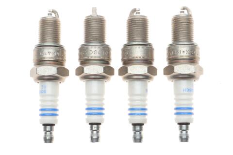 Свеча зажигания Ford Focus/VolvoV50/S40 2.0i 04-12 (к-кт 4шт) Свеча зажигания Ford Focus/VolvoV50/S40 2.0i 04-12 (к-кт 4шт)