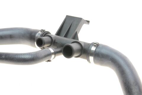 Патрубок системи охолодження Citroen Jumper/Fiat Ducato/Peugeot Boxer 2.2 D/HDi 06- Патрубок системи охолодження Citroen Jumper/Fiat Ducato/Peugeot Boxer 2.2 D/HDi 06-