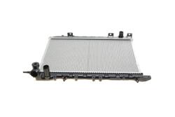 Радіатор охолодження Nissan Sunny 1.4/1.6 88-95 Радіатор охолодження Nissan Sunny 1.4/1.6 88-95