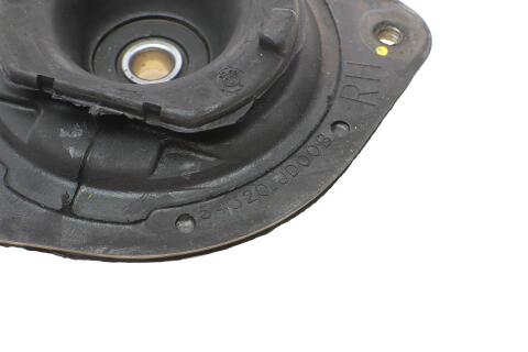 Подушка амортизатора (переднього) Nissan Qashqai 07- (R) Подушка амортизатора (переднього) Nissan Qashqai 07- (R)