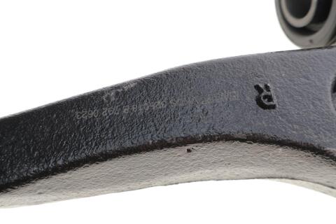 Рычаг подвески (передний/снизу) (R) Renault Master II/Opel Movano 98-/Nissan 02- (с шаровой)