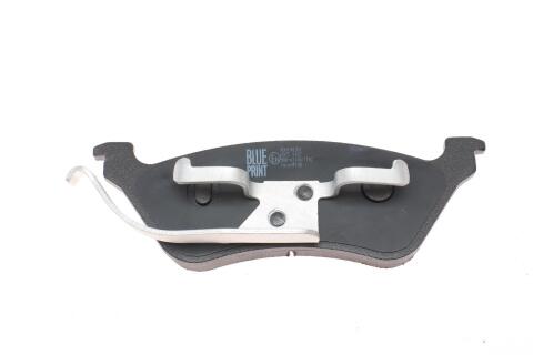 Колодки тормозные (задние) Chrysler Voyager 2.4-3.3 00-08/ Grand Voyager IV 99-08/ Dodge Caravan 00-