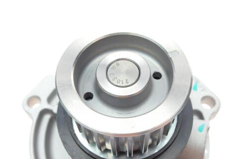 Помпа води Chrysler Voyager IV/ Grand Voyager 2.5-2.8 CRD 00-08