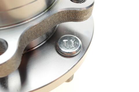 Підшипник маточини (передньої) Hyundai Elantra/i30/Kia Cee'd 11- Підшипник маточини (передньої) Hyundai Elantra/i30/Kia Cee'd 11-