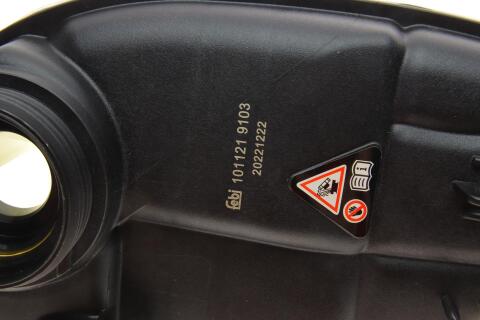 Бачок розширювальний MB A-class (W176) 2.0CDI/2.2CDI 14-18 (з сенсором) Бачок розширювальний MB A-class (W176) 2.0CDI/2.2CDI 14-18 (з сенсором)