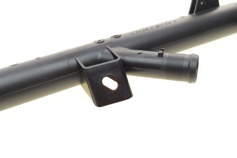 Патрубок системы охлаждения Renault Kangoo 1.6 16V 01-