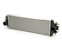 Радиатор интеркулера Renault Trafic II + Opel Vivaro A 01->06 1.9dCi Радиатор интеркулера Renault Trafic II + Opel Vivaro A 01->06 1.9dCi