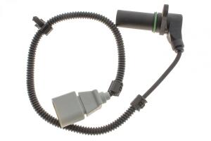 Датчик положення колінвалу VW T5 2.5TDI 03-09