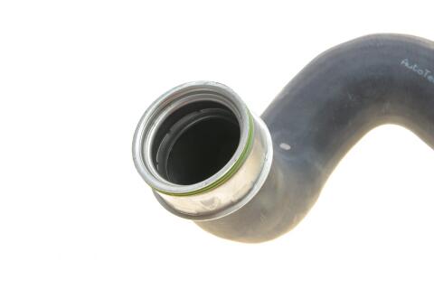 Патрубок інтеркулера VW T5 1.9TDI 03-09 Патрубок інтеркулера VW T5 1.9TDI 03-09