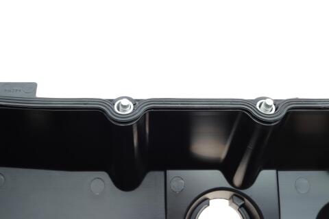 Крышка клапанов BMW 3 (E90/E91/E92/E93) (N51 B30/N52 B25) 04-13 Крышка клапанов BMW 3 (E90/E91/E92/E93) (N51 B30/N52 B25) 04-13