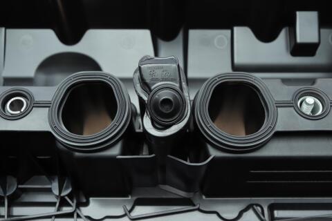 Крышка клапанов BMW 3 (E90/E91/E92/E93) (N51 B30/N52 B25) 04-13 Крышка клапанов BMW 3 (E90/E91/E92/E93) (N51 B30/N52 B25) 04-13