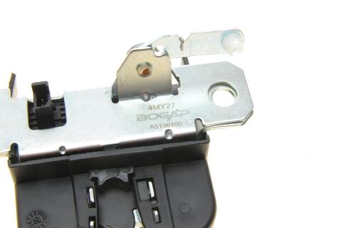 Замок кришки багажника VW Caddy III 04-10 Замок кришки багажника VW Caddy III 04-10
