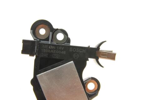 Реле генератора (14V) Volvo C30/C70/S40/S60/Ford Mondeo/Kuga 1.8-2.5 07-15 Реле генератора (14V) Volvo C30/C70/S40/S60/Ford Mondeo/Kuga 1.8-2.5 07-15