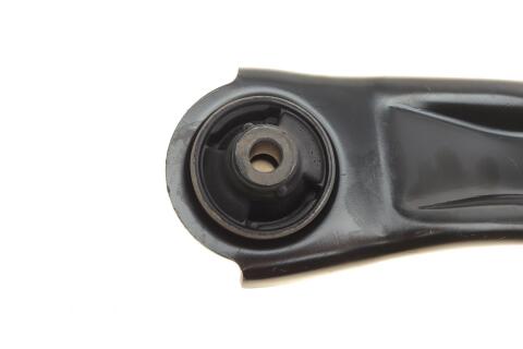 Важіль підвіски (передній/знизу) (R) Nissan Qashqai/X-Trail 07-13 Важіль підвіски (передній/знизу) (R) Nissan Qashqai/X-Trail 07-13