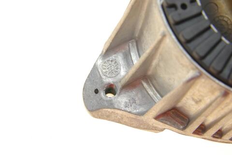 Подушка двигуна (передня) (L) MB C-class (W204)/E-class (W212) 07- (OM642) Подушка двигуна (передня) (L) MB C-class (W204)/E-class (W212) 07- (OM642)
