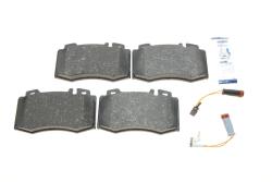 Колодки тормозные (передние) MB C-class (W203)/E-class (W211)/S-class (W220) 00-09 (+датчики) Колодки тормозные (передние) MB C-class (W203)/E-class (W211)/S-class (W220) 00-09 (+датчики)