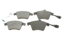 Колодки гальмівні (передні) VW Touareg 02-10 (+датчики)