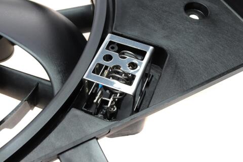 Вентилятор радиатора Ford B-Max 1.5TDCi 12-/Fiesta 1.2-1.6 08-/Ecosport 1.5TDCi 13- (с диффузором) Вентилятор радиатора Ford B-Max 1.5TDCi 12-/Fiesta 1.2-1.6 08-/Ecosport 1.5TDCi 13- (с диффузором)