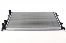 Радіатор охолодження VW Jetta IV 1.6-2.5 10- Радіатор охолодження VW Jetta IV 1.6-2.5 10-