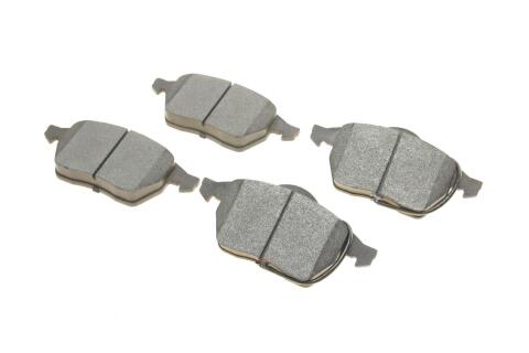 Колодки тормозные (передние) Audi A4/A6/VW Passat 95- (с датчиком)